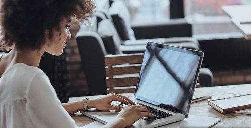 史愛武 女生適合學計算機嗎——兼談旅游信息咨詢